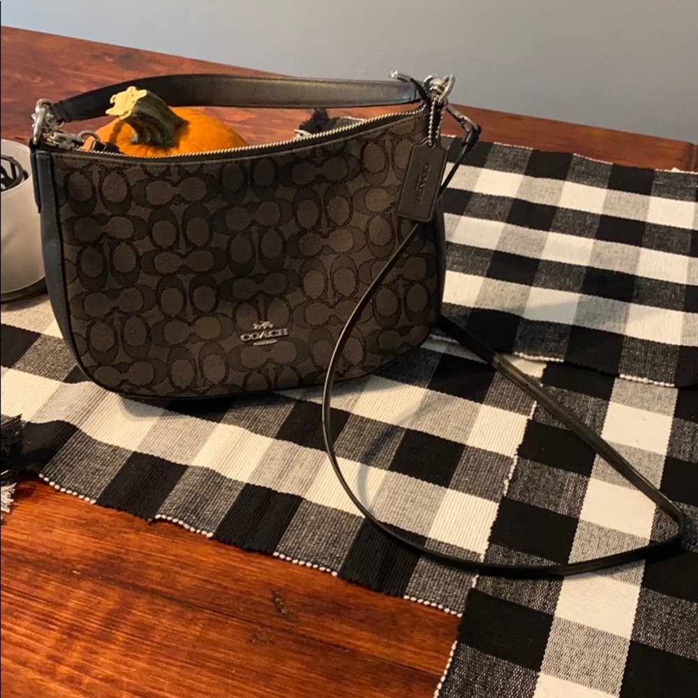 Coach chelsea cross body